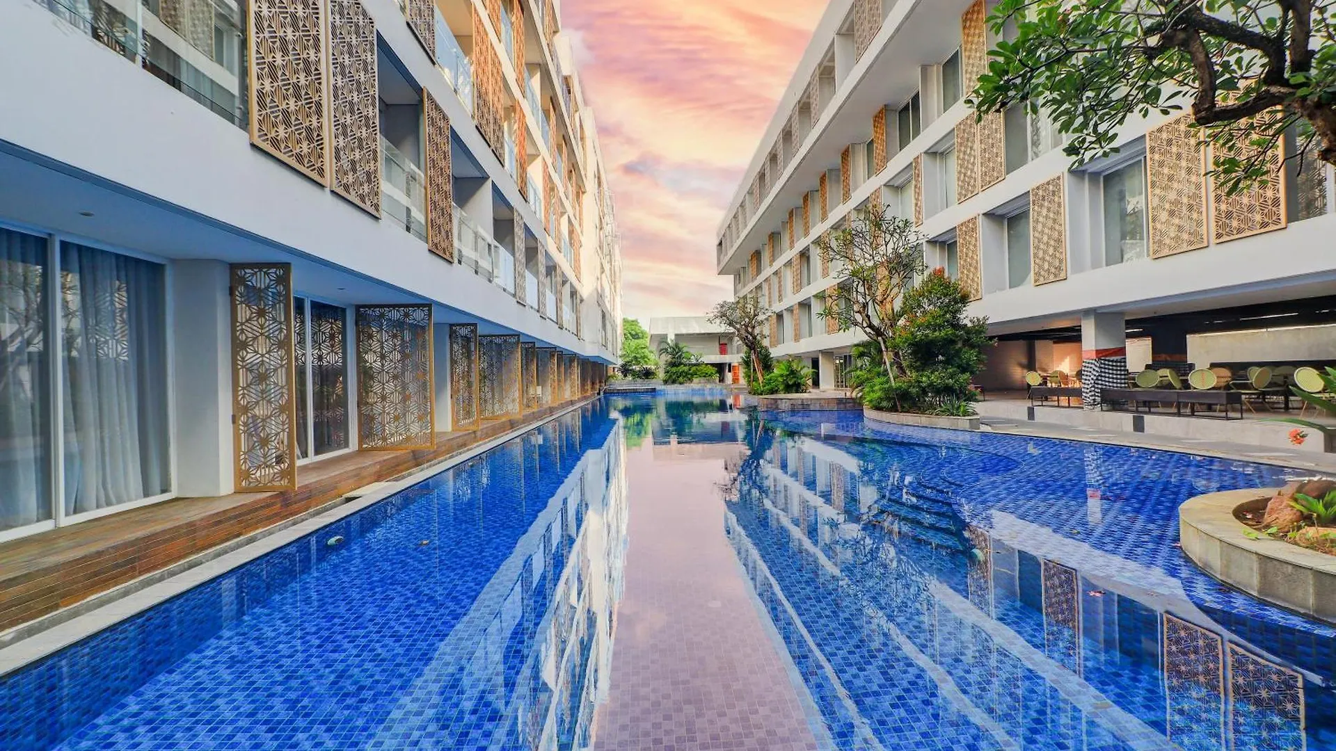 Sunday Hotel Arshika Sunset Road Kuta  4*, Kuta (Bali)
