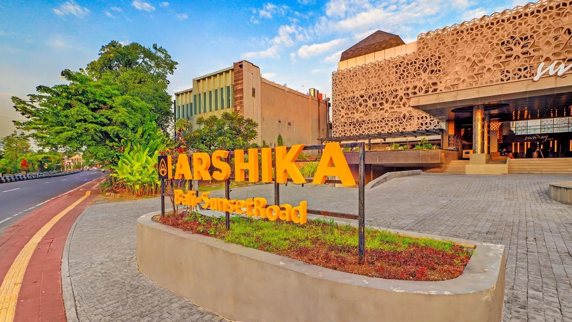 Sunday Hotel Arshika Sunset Road Kuta Lombok