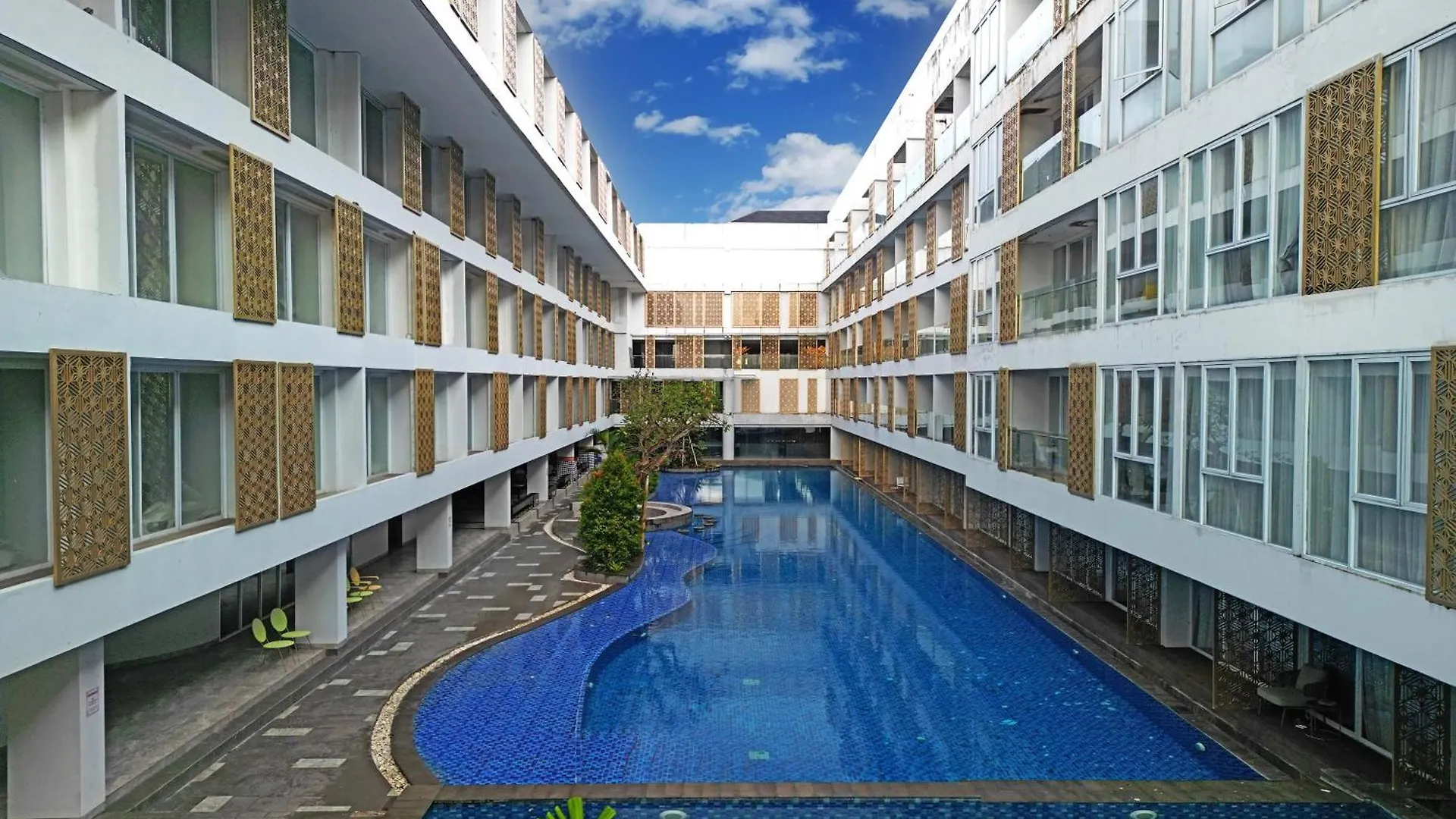 Sunday Hotel Arshika Sunset Road Kuta Lombok
